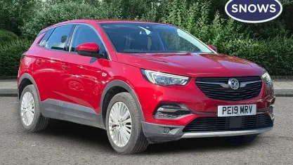 Used Vauxhall Grandland X S 131 HP (96 kW) 2019 Red SUV