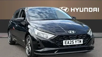 Begagnad Hyundai i20 Premium 101 HK (74 kW) 2025 Svart Halvkombi