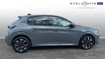 Used Peugeot 208 Allure 101 HP (74 kW) 2024 Hatchback