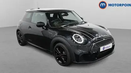 Begagnad Mini Cooper Hatch 136 HK (100 kW) 2022 Svart Halvkombi