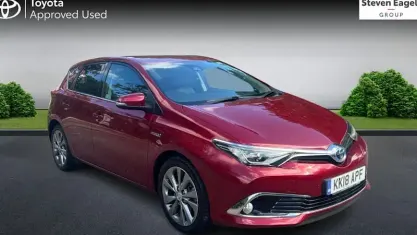 Used Toyota Auris Hybrid 136 HP (100 kW) 2018 Red Hatchback