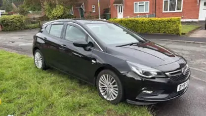 Used Vauxhall Astra Elite 200 HP (147 kW) 2019 Black Hatchback