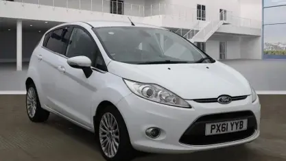 Used Ford Fiesta Titanium 97 HP (71 kW) 2011 White Hatchback