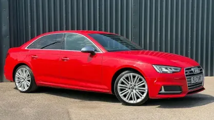 Used Audi S4 Design 354 HP (260 kW) 2017 Red Sedan