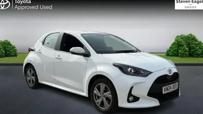 Used Toyota Yaris 116 HP (85 kW) 2024 White Hatchback