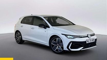 Second-hand VW Golf VIII Black Edition 150 CP (110 kW) 2025 Alb Hatchback