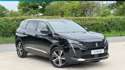Gebraucht Peugeot 5008 Allure Premium 131 PS (96 kW) 2022 SUV