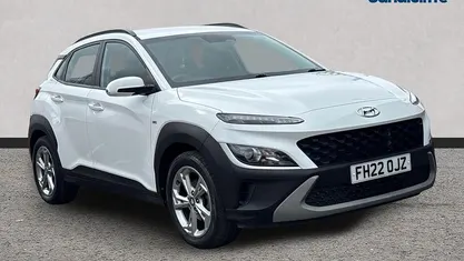 Używany Hyundai Kona SE 120 KM (88 kW) 2023 Biały SUV