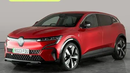 Begagnad Renault Megane E-Tech Techno 160 kW (218 HK) 2023 Halvkombi