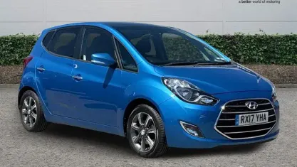 Used Hyundai ix20 Premium 125 HP (91 kW) 2017 Blue Hatchback