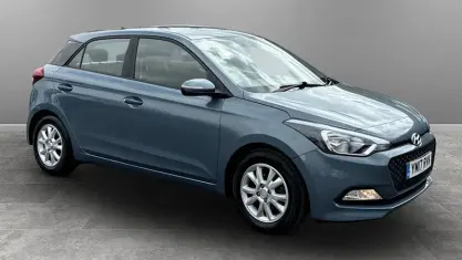 Used Hyundai i20 SE 84 HP (61 kW) 2017 Blue Hatchback
