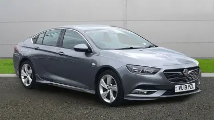 Usado Vauxhall Insignia Sport 165 HP (121 kW) 2019 Cinzento Citadino