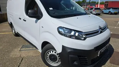 Used Citroën Dispatch 144 HP (105 kW) 2023 White MPV