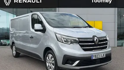 Used Renault Trafic 131 HP (96 kW) 2023 Grey MPV
