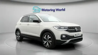 Begagnad VW T-Cross Black Edition 110 HK (80 kW) 2023 Grå SUV