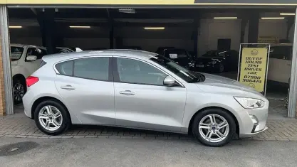 Used Ford Focus Zetec 120 HP (88 kW) 2019 Silver Hatchback