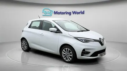 Used Renault Zoe Iconic 80 kW (109 HP) 2021 White Hatchback