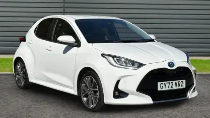 Used Toyota Yaris 116 HP (85 kW) 2022 White Hatchback