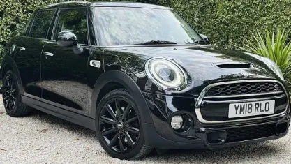 Used Mini Cooper S Hatch 192 HP (141 kW) 2018 Black Hatchback