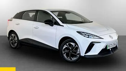 Used MG MG4 EV SE 125 kW (170 HP) 2023 White Hatchback