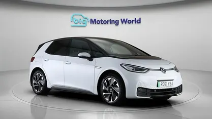 Used VW ID.3 Pro Performance 150 kW (204 HP) 2021 White Hatchback
