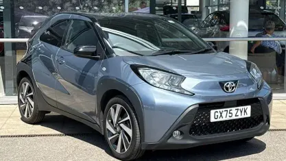 Used Toyota Aygo X 72 HP (52 kW) 2025 Grey SUV
