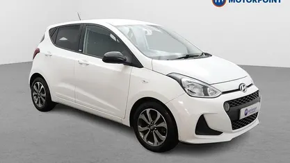 Used Hyundai i10 67 HP (49 kW) 2019 White Hatchback