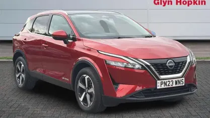 Używany Nissan Qashqai N-Connecta 190 KM (139 kW) 2023 Czerwony SUV