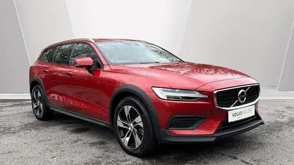 Used Volvo V60 CC 197 HP (144 kW) 2021 Estate