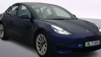 Używany Tesla Model 3 Long Range AWD 366 kW (498 KM) 2022 Niebieski Sedan/Limuzyna