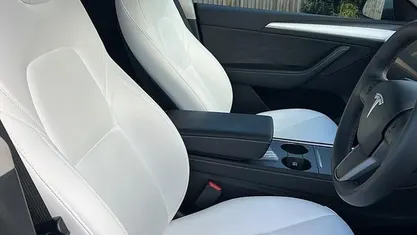 Used 2024 Tesla Model Y Performance SUV | £33,199 (Fair price)