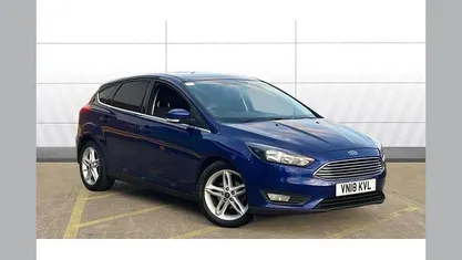 Used 2017 Ford Focus Zetec Hatchback | £5,377 (Fair price)