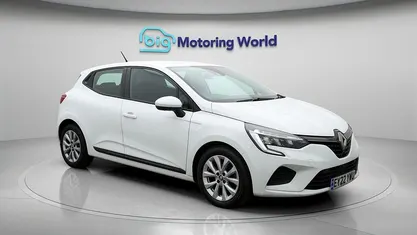 Used Renault Clio V Iconic 90 HP (66 kW) 2022 Hatchback