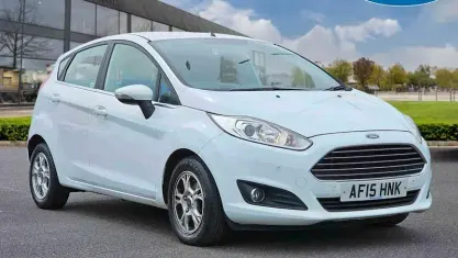 Used Ford Fiesta Zetec 95 HP (69 kW) 2015 White Hatchback