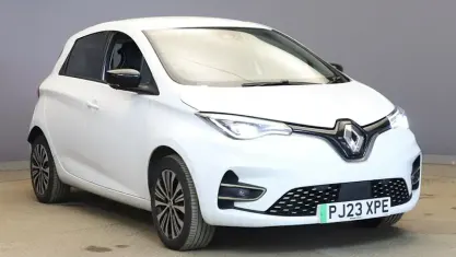 Used Renault Zoe Techno 100 kW (136 HP) 2023 White Hatchback