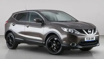 Used Nissan Qashqai N-Connecta 110 HP (80 kW) 2016 Bronze SUV