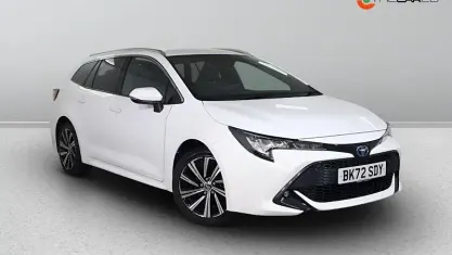 Used Toyota Corolla Design 140 HP (102 kW) 2022 White Estate