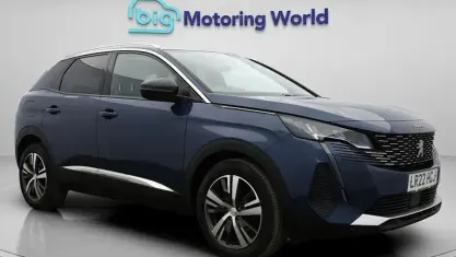 Begagnad Peugeot 3008 Allure Premium 131 HK (96 kW) 2022 Blå SUV