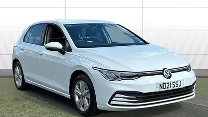 Used VW Golf VIII Life 150 HP (110 kW) 2023 Hatchback