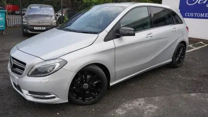 Begagnad Mercedes B180 109 HK (80 kW) 2014 Silver Minibuss