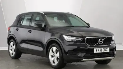 Used Volvo XC40 Momentum 163 HP (119 kW) 2021 Onyx black SUV