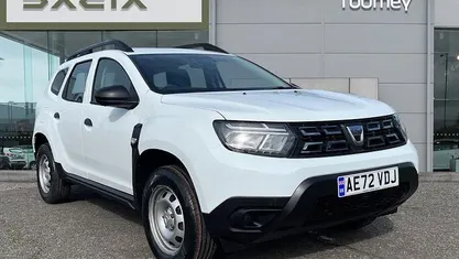 Used Dacia Duster Essentiel 90 HP (66 kW) 2022 White SUV