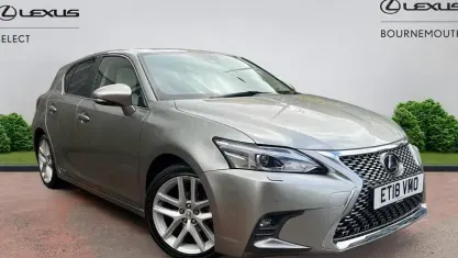 Usado Lexus CT200h 136 CV (100 kW) 2018 Plateado Utilitario
