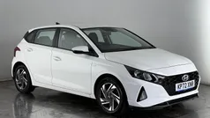 White Used 2022 Hyundai i20 SE Hatchback | £12,950 (Fair price)