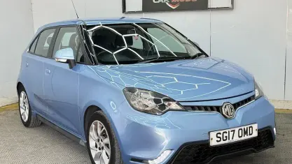 Used MG MG3 106 HP (77 kW) 2017 Blue Hatchback
