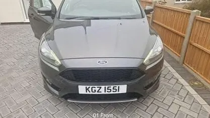 Usado Ford Focus ST-Line X 125 HP (91 kW) 2017 Cinzento Citadino