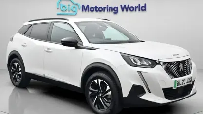 Used Peugeot e-2008 Allure+ 100 kW (136 HP) 2023 White SUV
