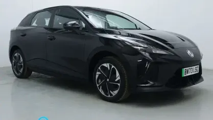 Begagnad MG MG4 EV SE 125 kW (170 HK) 2023 Halvkombi