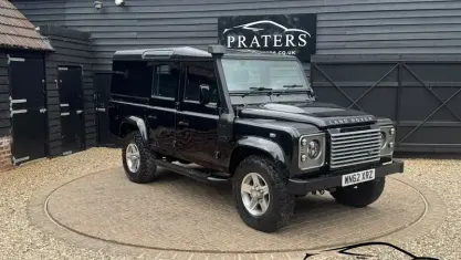 Used Land Rover Defender 124 HP (91 kW) 2013 Black Estate