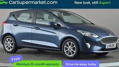 Usado Ford Fiesta Zetec 101 HP (74 kW) 2019 Azul Citadino
